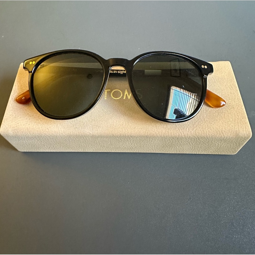 Toms Bellini Sunglasses - Black and Tortise